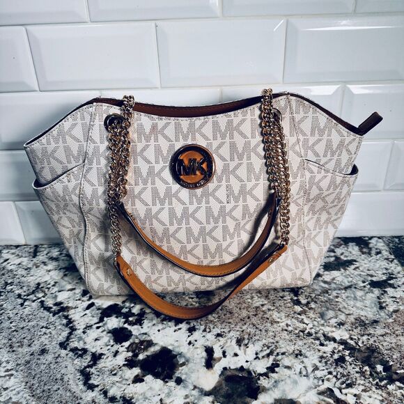 Michael Kors Cream Leather Jet Set Travel Chain Shoulder Bag